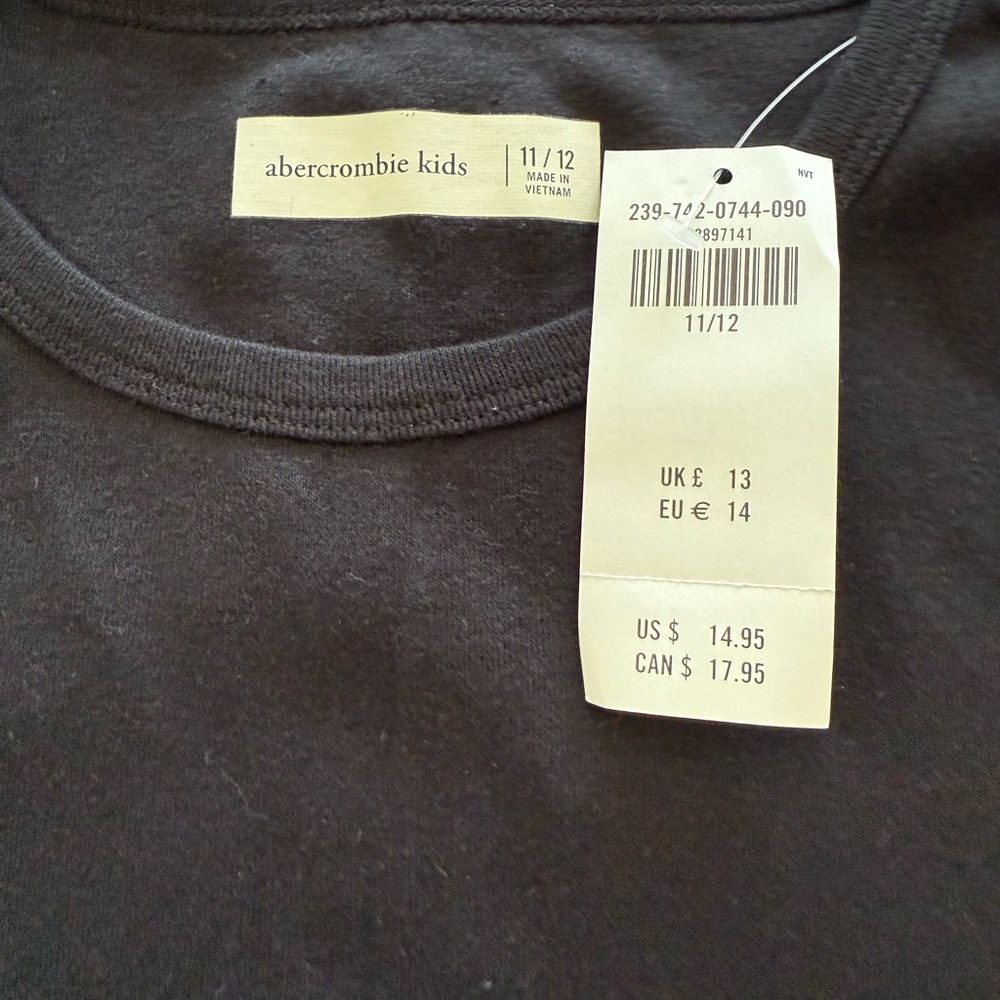 New Abercrombie Kids Black Tee - Picture 3 of 3